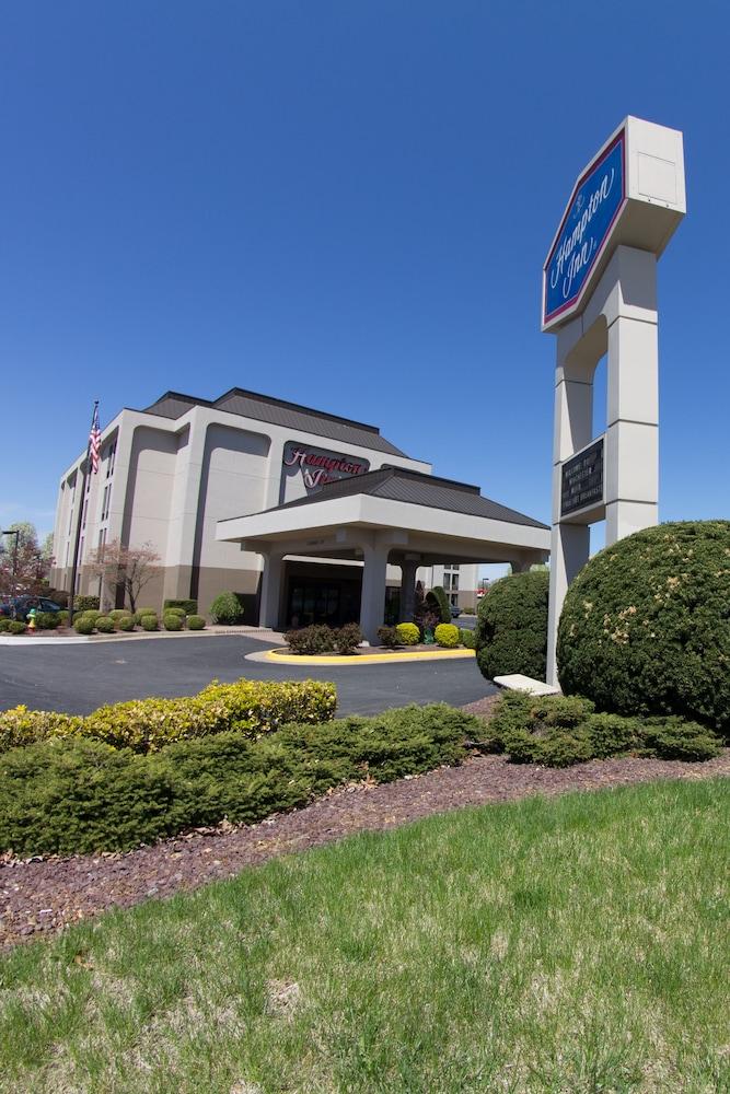 Hampton Inn Winchester-University/ Mall Экстерьер фото