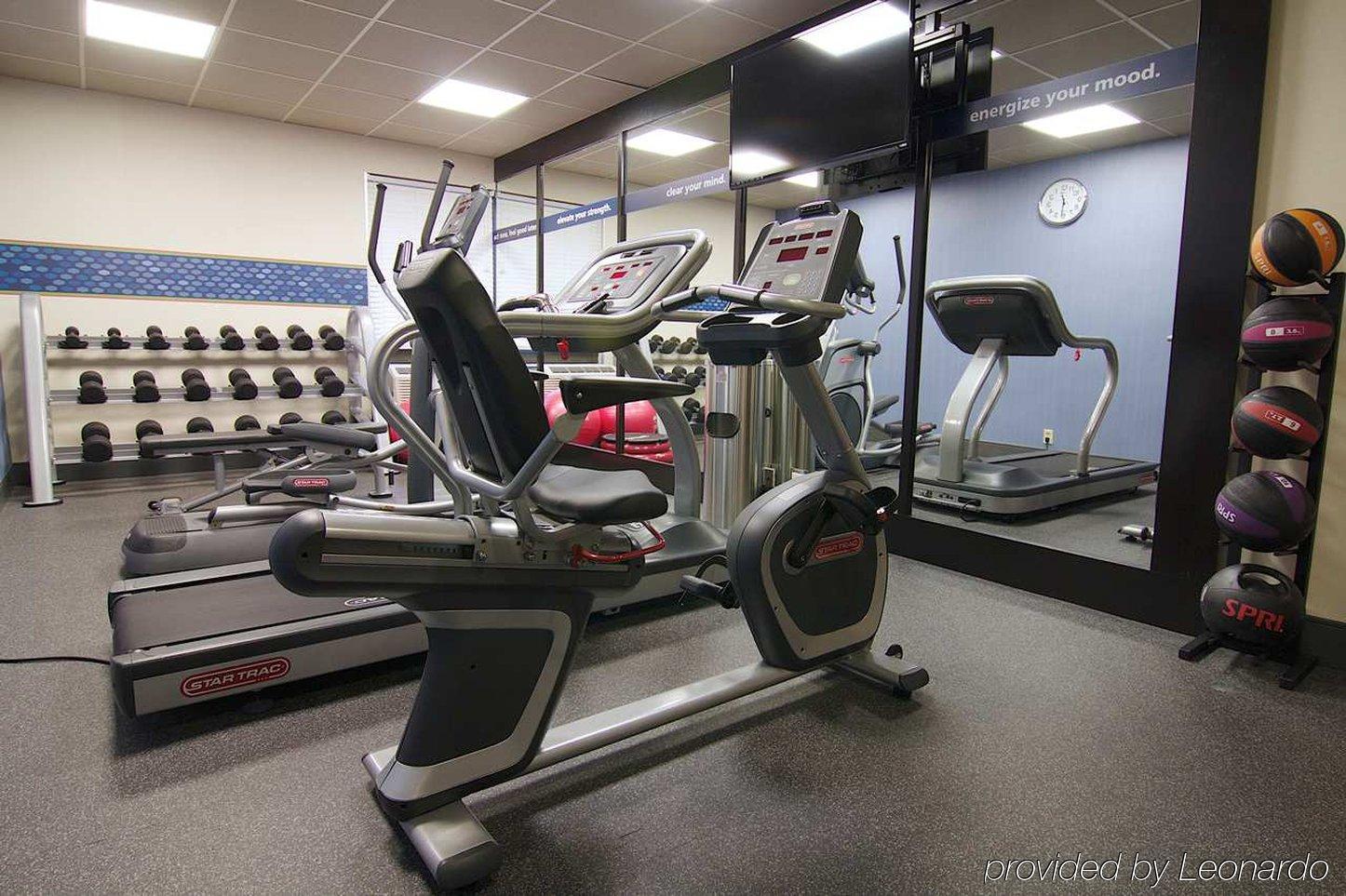 Hampton Inn Winchester-University/ Mall Экстерьер фото