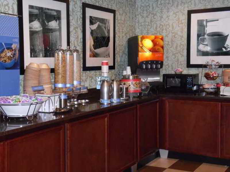 Hampton Inn Winchester-University/ Mall Экстерьер фото