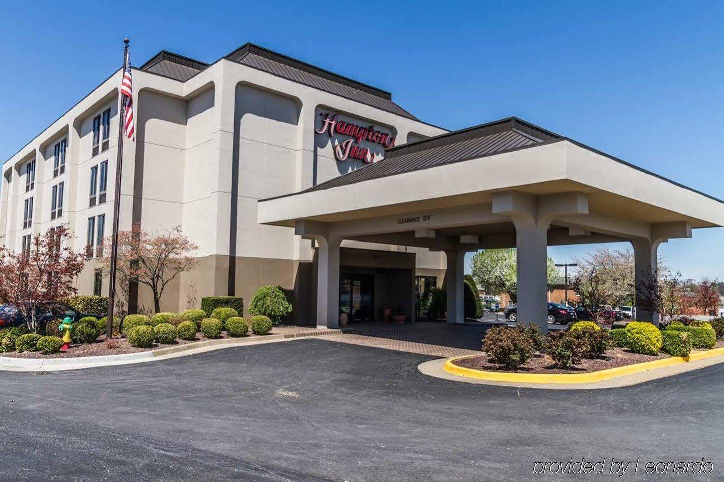 Hampton Inn Winchester-University/ Mall Экстерьер фото